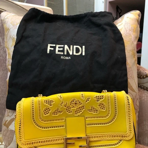 Yellow Designer Chain Shoulder Bag - Picture 4 of 10